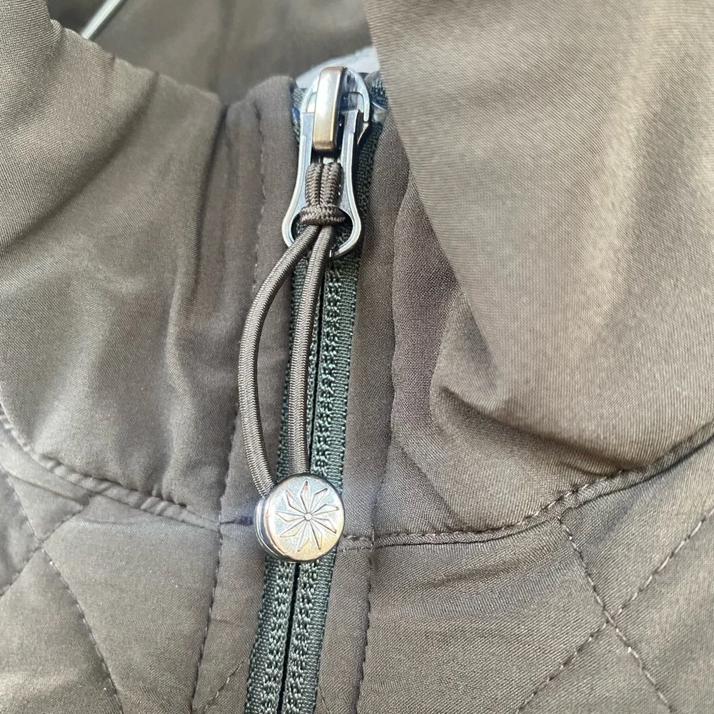 Athleta Upside Quilted Vest in Green ~ Size XXS - Picture 6 of 11